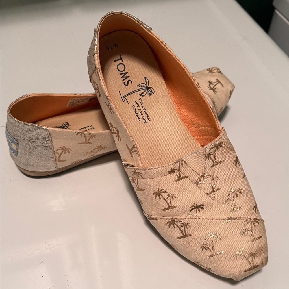 TOMS Women's Palm Tree Print Loafers - Tan and Gold